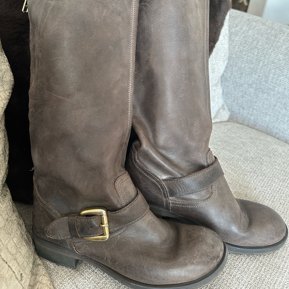 Women’s brown leather upper boots size 8